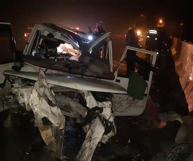 Major accident on Yamuna Expressway five killed including two MP Police  personnel