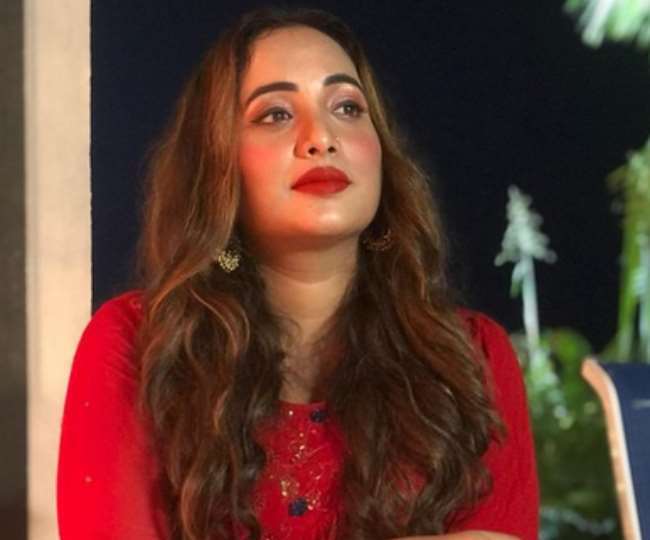 Bhojpuri Film News: 'मेरा पति मेरा देवता है' के सेट से रानी चटर्जी ने शेयर किया पहला लुक, देखें तस्वीरें और वीडियो