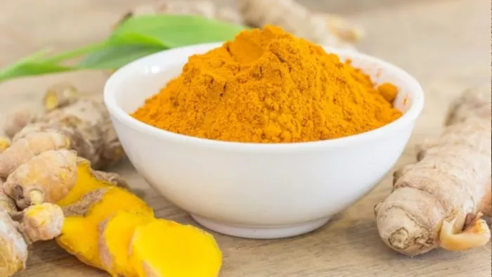 Haldi Side Effects: जरूरत से ज्यादा हल्दी खाने के नुकसान