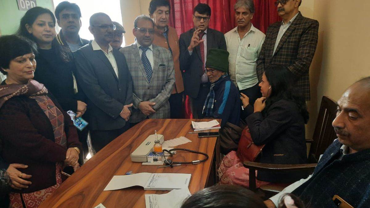 https://www.jagranimages.com/images/newimg/03122023/03_12_2023-ima_doctor_meerut_23595548.jpg