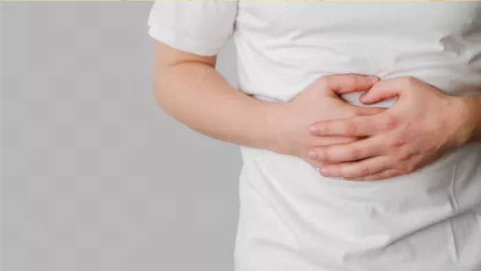 Health Tips: आंतों को रखना है स्वस्थ, तो न खाएं ये चीजें