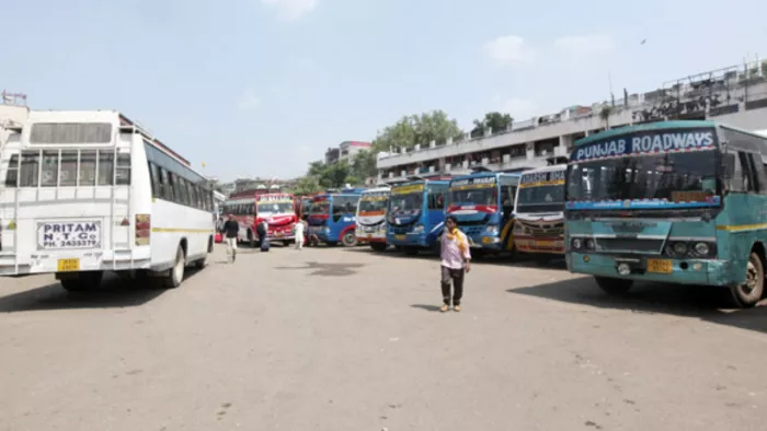 अब ट्रांसपोर्ट नगर में फास्टैग से कटेंगे पार्किंग चार्ज