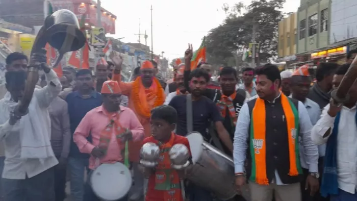 3 राज्यों में BJP को मिली जीत पर झूम उठे कार्यकर्ता, बाबूलाल बोले- नेता, नीति और नीयत की जीत