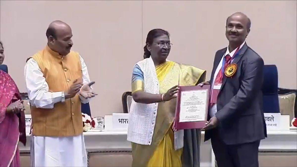 https://www.jagranimages.com/images/newimg/03122023/03_12_2023-visually_impaired_category_divya_wom_award_23595638.jpg