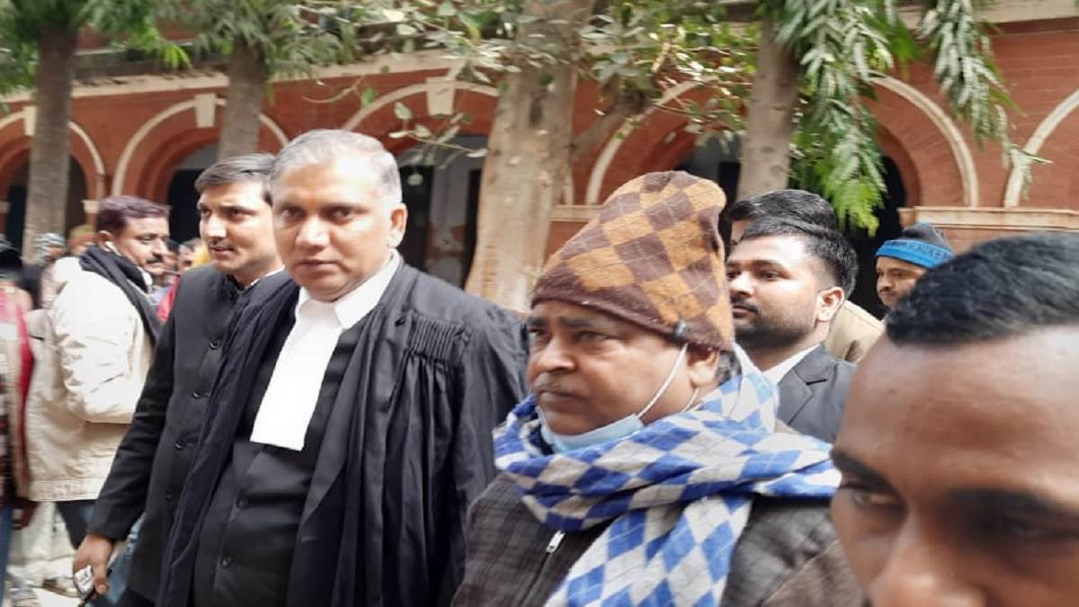 https://www.jagranimages.com/images/newimg/04012023/04_01_2023-gayatri_prasad_prajapati_23282923.jpg