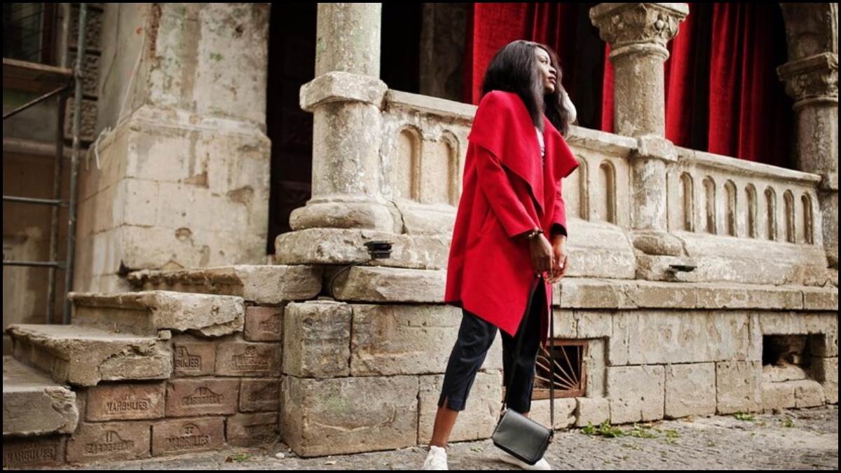 https://www.jagranimages.com/images/newimg/04012023/04_01_2023-overcoat_23283215.jpg