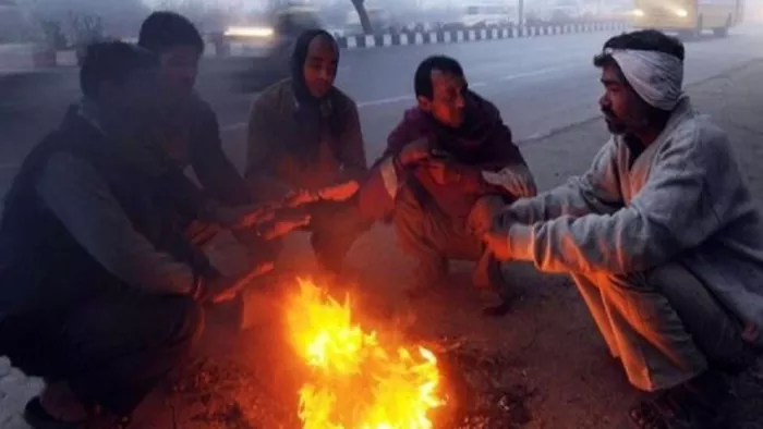 मध्य प्रदेश में ठंड का कहर जारी, लोगों को परेशान कर रही शीतलहर