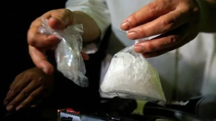 2 किलों Ice Drug के साथ दबोचा गया तस्कर