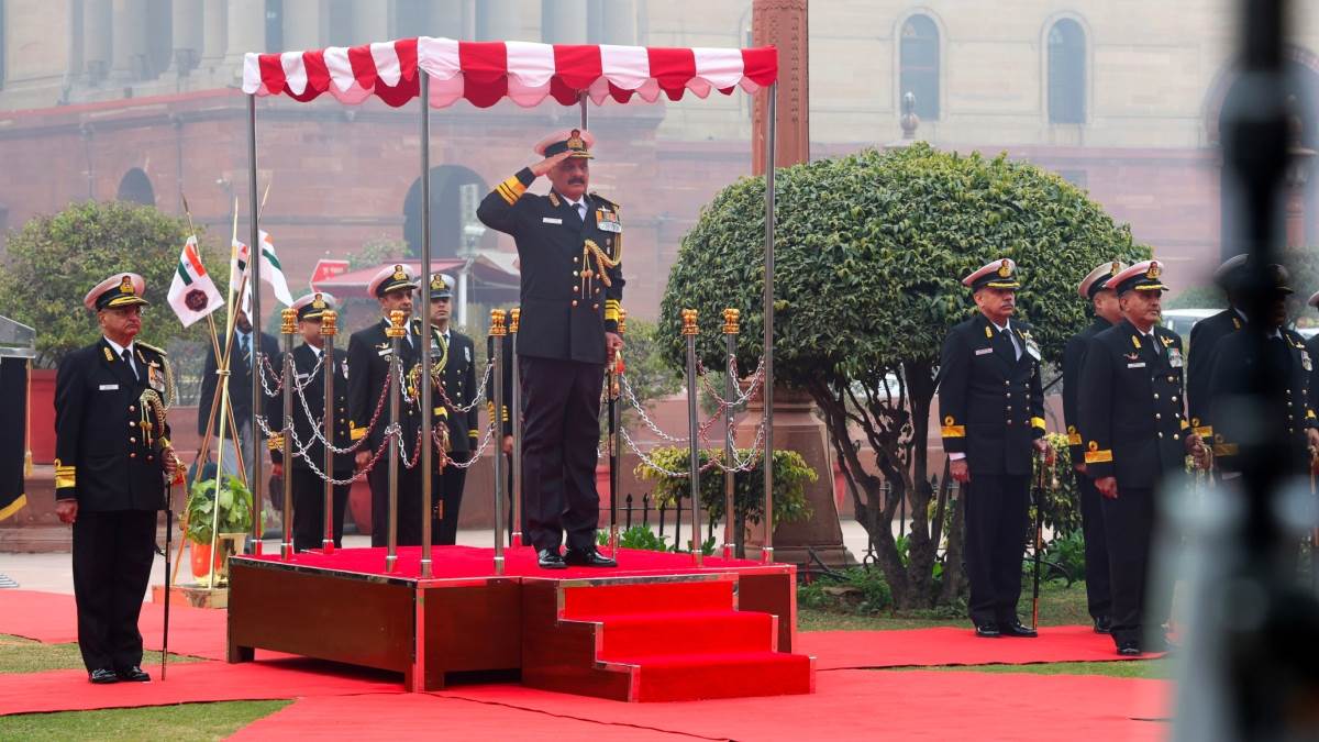 https://www.jagranimages.com/images/newimg/04012024/04_01_2024-vice_admiral_tripathi_23621022.jpg