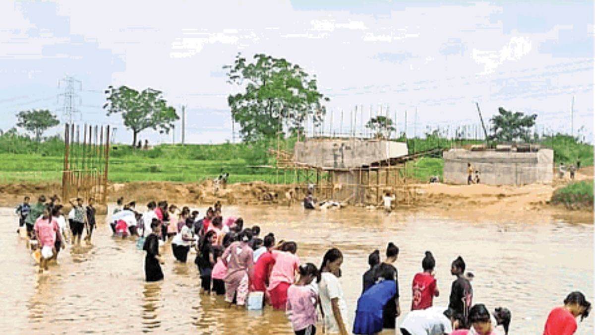 https://www.jagranimages.com/images/newimg/04012025/04_01_2025-jharkhand_school_girl_23860995.jpg