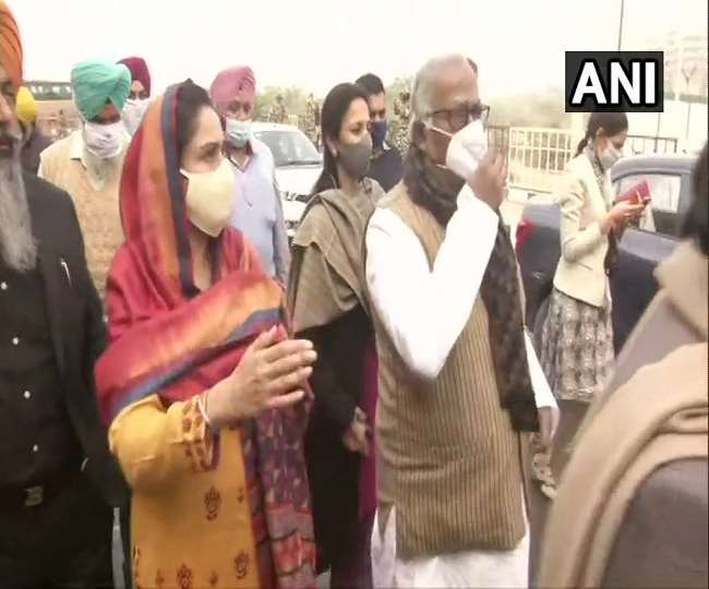 गाजीपुर सीमा पर किसानों से मिलने गए विपक्षी नेताओं को पुलिस ने रोका, हरसिमरत कौर ने कही ये बात