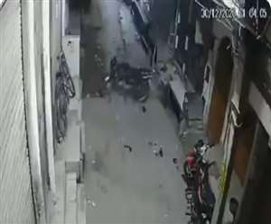 वीडियो देख ऐसा लगता है मानो कोई बाइक चला रहा है।