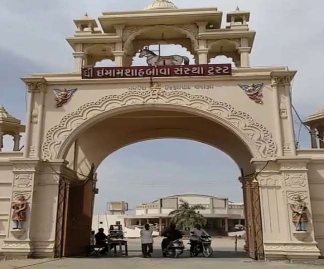 claim false of muslim exodus from pirana village of gujarat