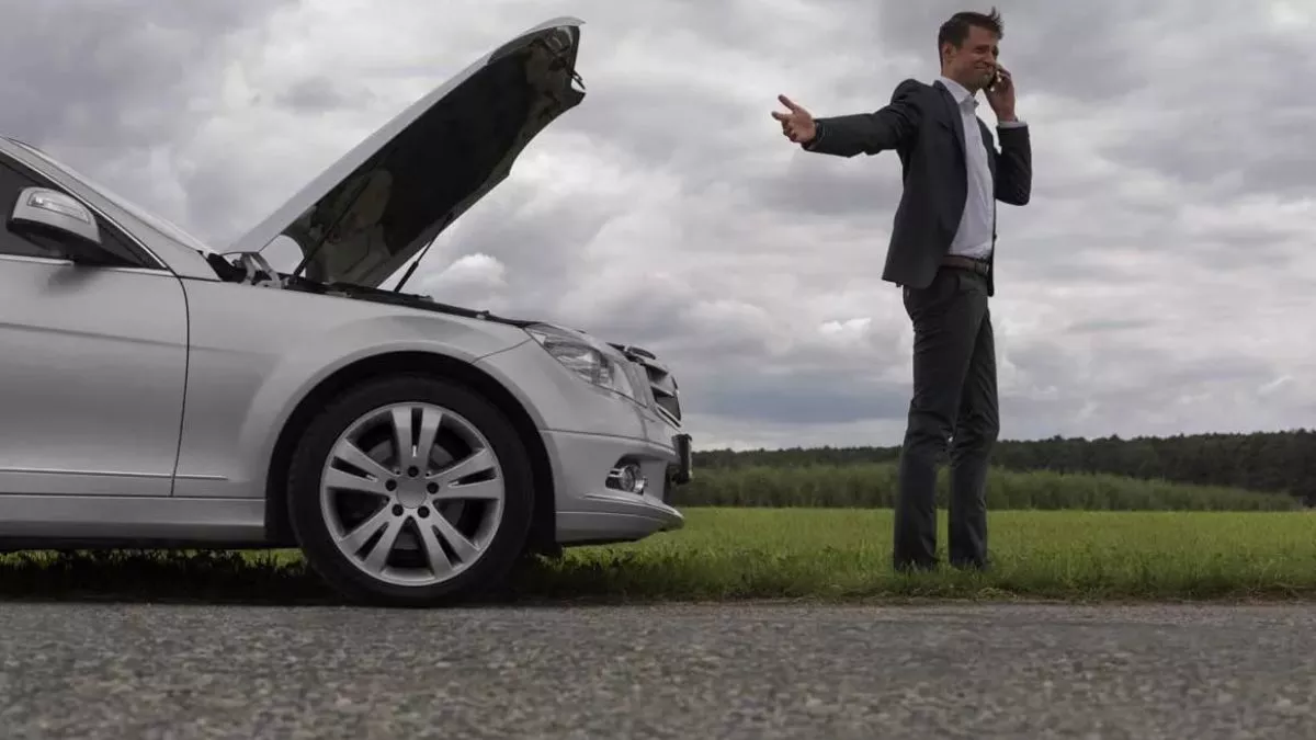 If the car stops in the middle of the way and there is no mechanic nearby