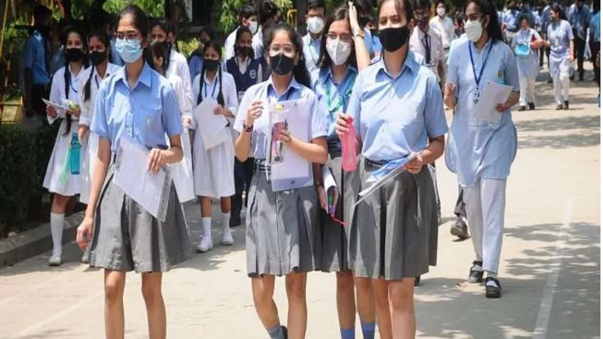 CBSE Admit Card 2023: सीबीएसई 10वीं, 12वीं की परीक्षाएं 15 फरवरी, 2023 से शुरू हो रही है।