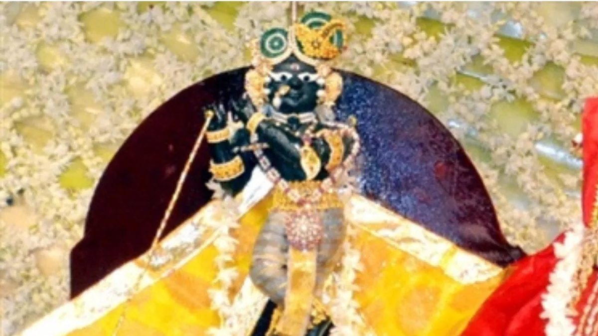 Mathura News: गंडक नदी के शालिग्राम में प्रकटे थे राधारमण लाल जू।