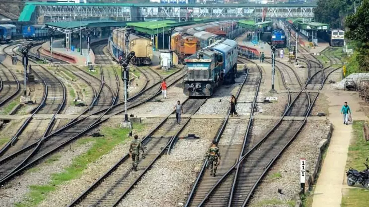 काशीवासियों को दो रेलवे अंडर पास और एक फुट ओवरब्रिज की सौगात। (प्रतीकात्मक तस्वीर)