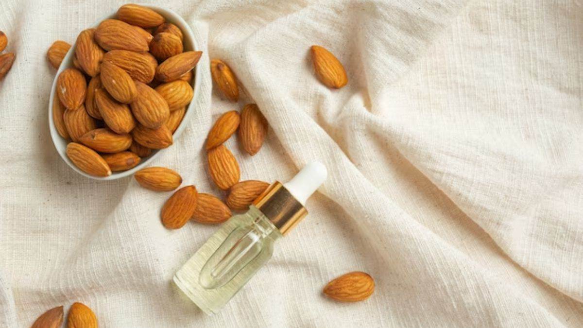 https://www.jagranimages.com/images/newimg/04022024/04_02_2024-almond_oil_23644876.jpg