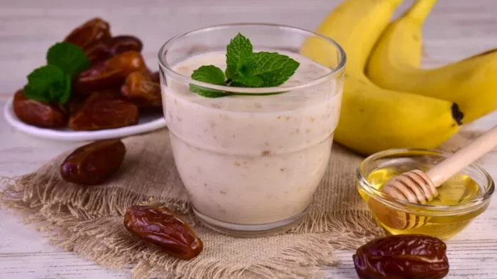 Date Benefits: आंतों को हेल्दी रखने के लिए पिएं खजूर की स्मूदी