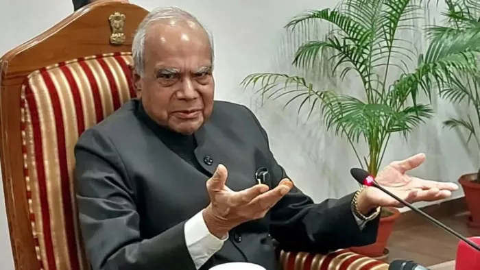 ऑपरेशन लोटस से शुरू हुई तनातनी, इस्तीफे पर हुई खत्म