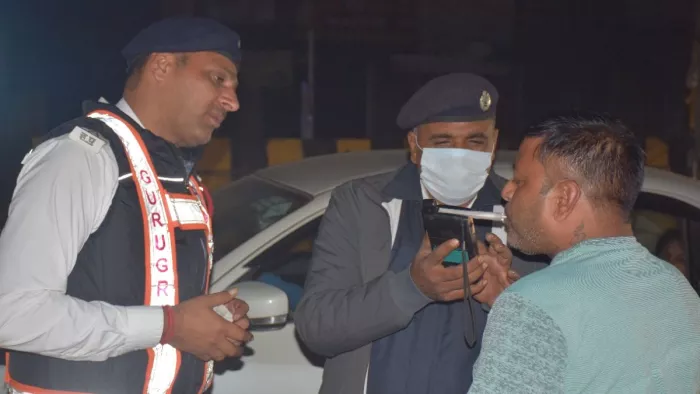 Haryana News: शराब पीकर गाड़ी चलाने वाले सावधान, इस साल कटेंगे चार गुना चालान