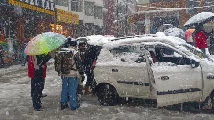 होटल संचालकों की पहल के चलते नहीं चुकाने पड़े गाड़ियों के अधिक दाम