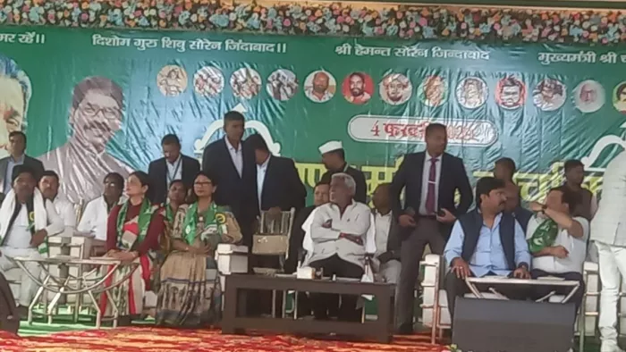 'भारत के सोने की चिड़िया झारखंड, BJP की...' JMM स्थापना दिवस पर जमकर गरजे Champai Soren; दिया ये संदेश