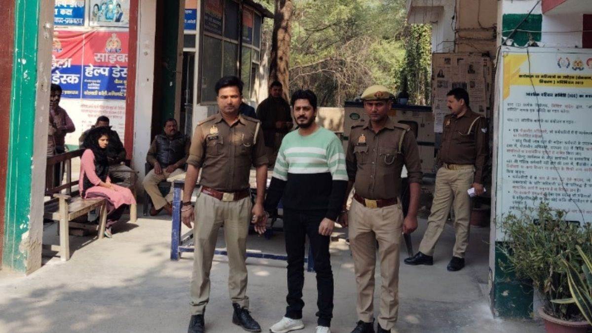 https://www.jagranimages.com/images/newimg/04022025/04_02_2025-salman_khan_bomb_threat_23878405.jpg