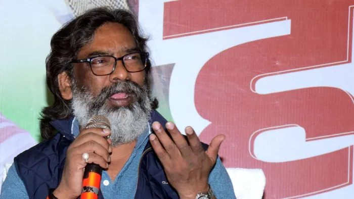 झारखंड के मुख्यमंत्री हेमंत सोरेन से मिले कांग्रेस के नेता। फाइल फोटो PTI