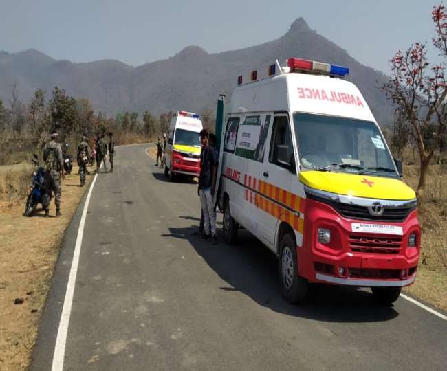 જિલ્લા પોલીસ અને સીઆરપીએફના જવાનો સર્ચ ઓપરેશન ચલાવી રહ્યા હતા.  આ સમયગાળા દરમિયાન, નક્સલવાદીઓએ વિસ્ફોટ કર્યો.