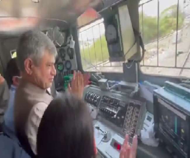 रेलवे ने कवच तकनीक का सफल परीक्षण किया (फाइल फोटो)