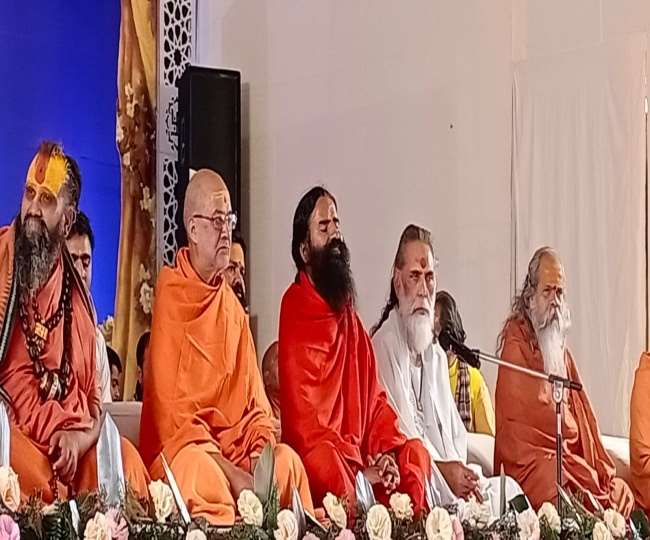 Baba Ramdev ब्रज की धरती पर बोले बाबा रामदेव, योग प्रदर्शन नहीं