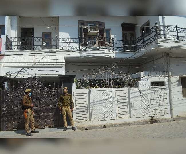 raids on gutkha trader house and establishments continue for sixty hours in hardoi