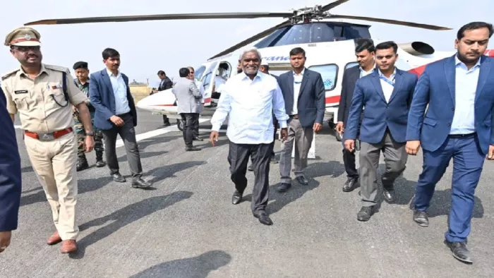 डेयरी प्लांट समेत कई विकास योजनाओं की आधारशिला रखने गिरिडीह पहुंचे चंपई सोरेन।