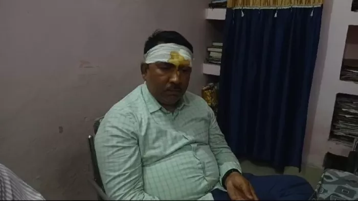 मुजफ्फरपुर में प्रधानाध्यापक और डीईओ के बीच हुई जमकर मारपीट