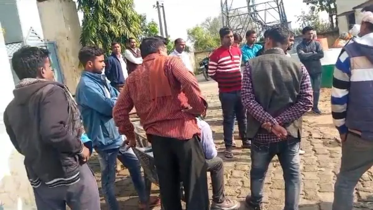 Gonda: ????? ?? ???? ?? ??? ???????????? ?? ???? ????? ?????, ?????? ????? ???? ???? ?? ??? ??? - college principal shot dead in gonda UP crime news