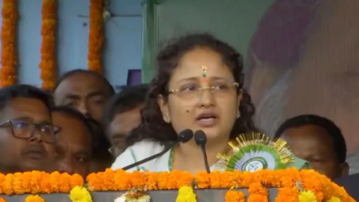 Kalpana Soren: मंच से कल्पना सोरेन के छलके आंसू, पति हेमंत को लेकर कह दी भावुक करने वाली बात; Video