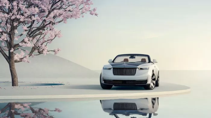 Rolls Royce ने दुनिया की सबसे महंगी कार बनाई है।