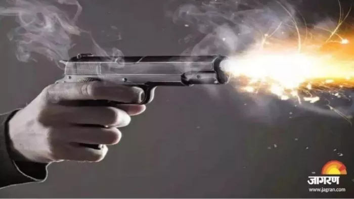Bihar Crime: बाइक चोरी करते पकड़ाए शातिर की लोगों ने जमकर की पिटाई, भीड़ पर गोली चलाने की कोशिश