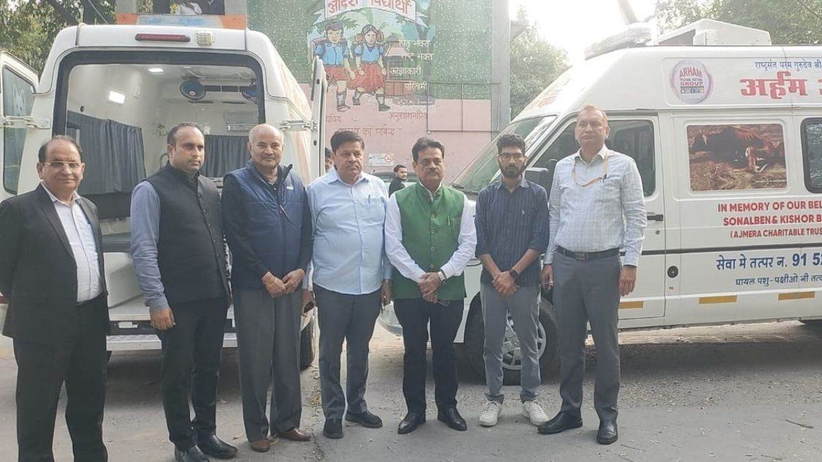 ncr free ambulance service for animals in delhi providing timely medical care