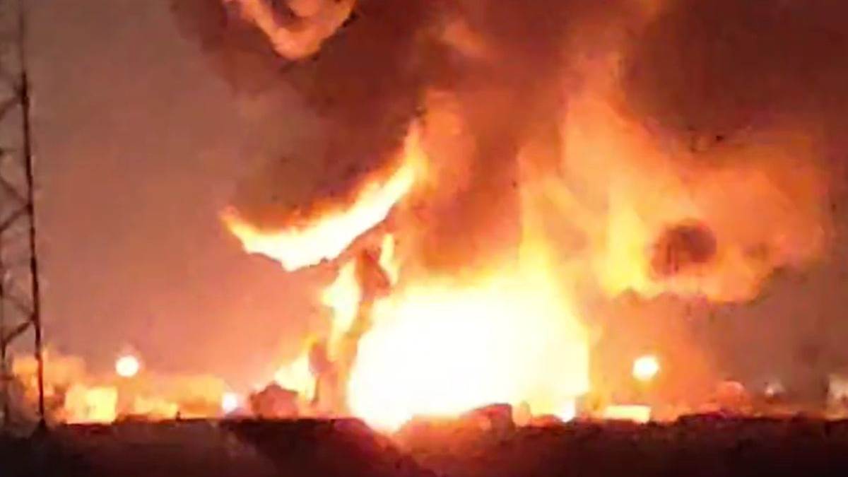 ncr sonipat fire broke out in a paint factory in ferozepur bangar two more factories engulfed in fire