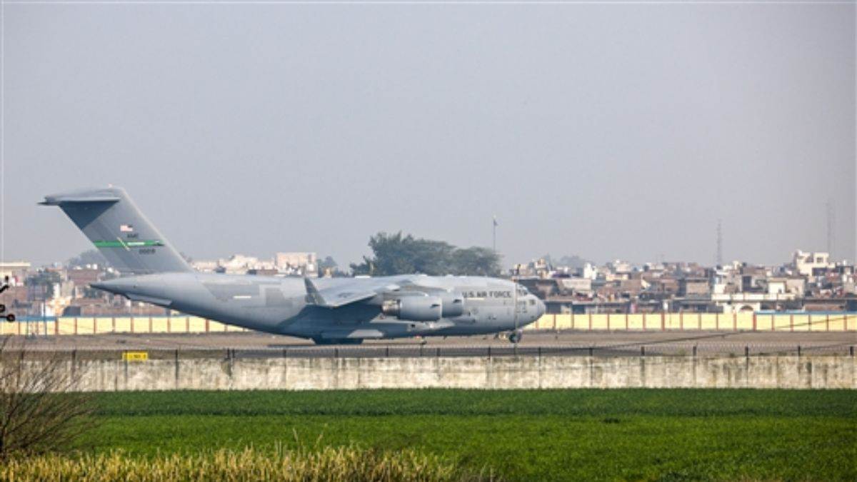 https://www.jagranimages.com/images/newimg/04032025/04_03_2025-us_deports_23894762.jpg