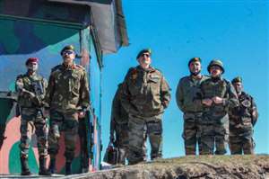 उत्तरी कमान ने एलओसी का दौरा कर आपरेशनल तैयारियों का जायजा लिया