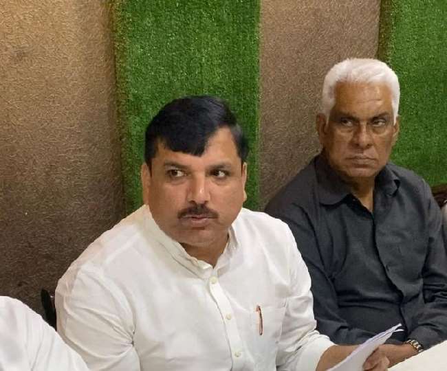 जिला पंचायत सदस्यों के प्रत्याशियों की घोषणा करते हुए गाजियाबाद में बोले आप के राज्यसभा सदस्य संजय सिंह