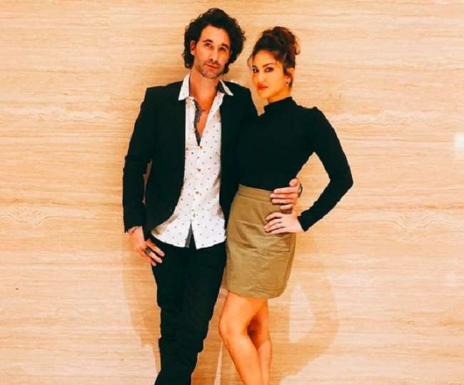 पति के साथ बॉलीवुड अभिनेत्री सनी लियोनी, Instagram : sunnyleone