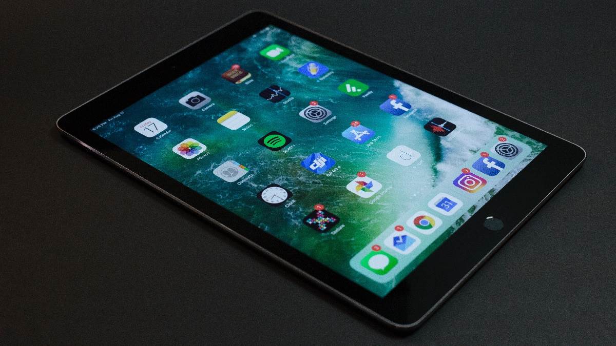Apple iPad और सैमसंग Tablet में कौन है धुरंधर? फीचर्स और खूबियां देख करें फैसला