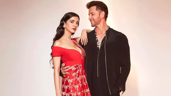hrithik roshan, NMACC, Saba Azad, Hrithik Roshan Viral Pic, Hrithik Saba Photo, NMACC Event, Hrithik Holding Heels Viral Pic