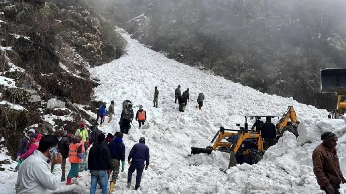 सिक्किम में भीषण हिमस्खलन, सात पर्यटकों की मौत।
