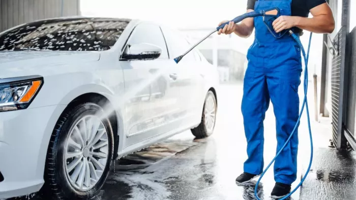 Car के Paint को किस तरह से नई कार के पेंट की तरह रखा जा सकता है। आइए जानते हैं।