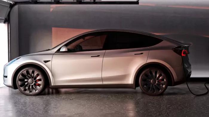 Tesla जल्द ही भारतीय बाजार में अपनी कारों की बिक्री शुरू कर सकती है।